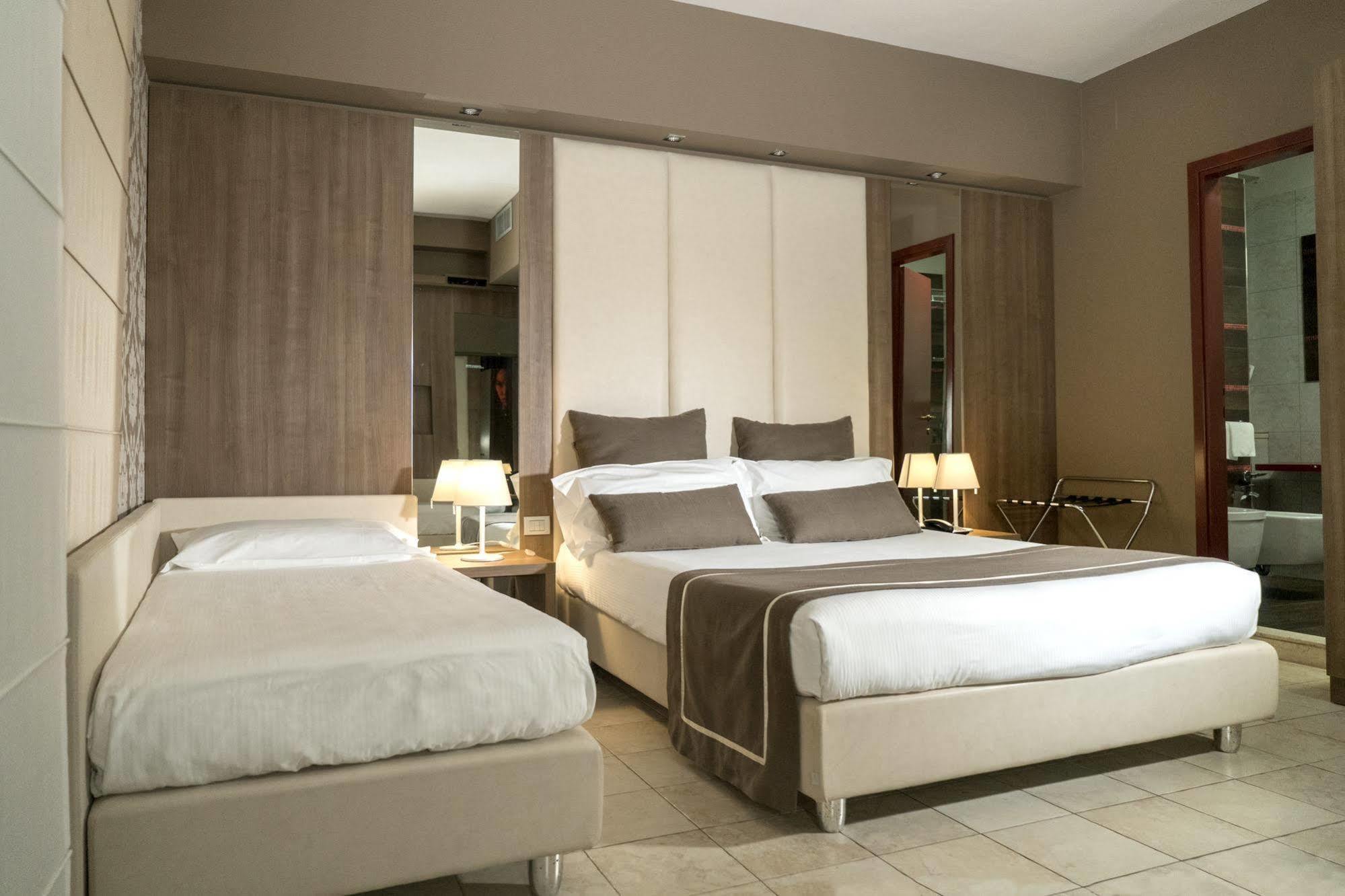 Hotel Lafayette Джовінаццо Екстер'єр фото